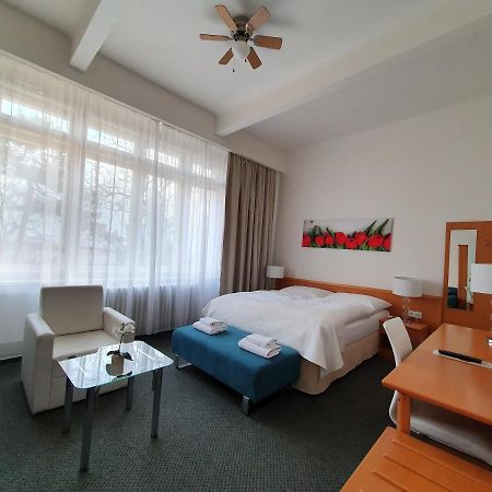 Pension Jana - Domov Mladeze Prague Luaran gambar