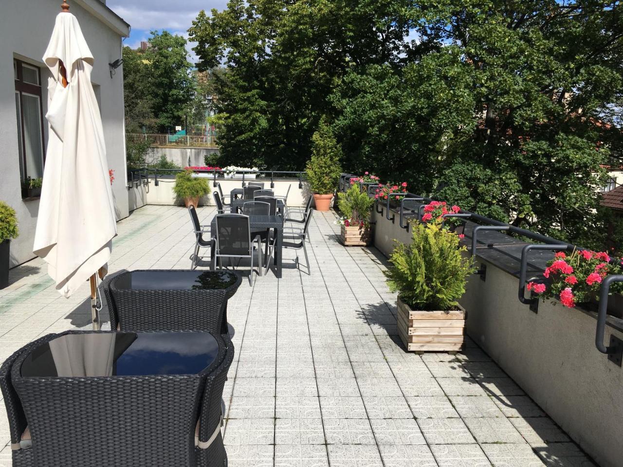 Pension Jana - Domov Mladeze Prague Luaran gambar