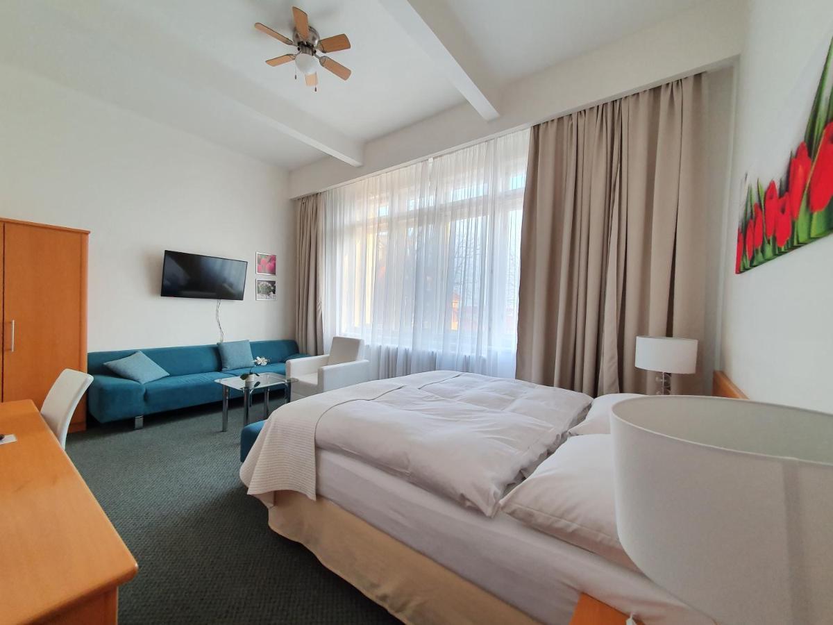 Pension Jana - Domov Mladeze Prague Luaran gambar