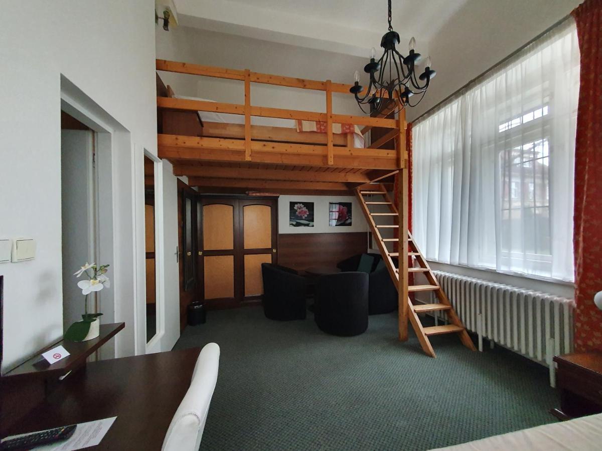 Pension Jana - Domov Mladeze Prague Luaran gambar