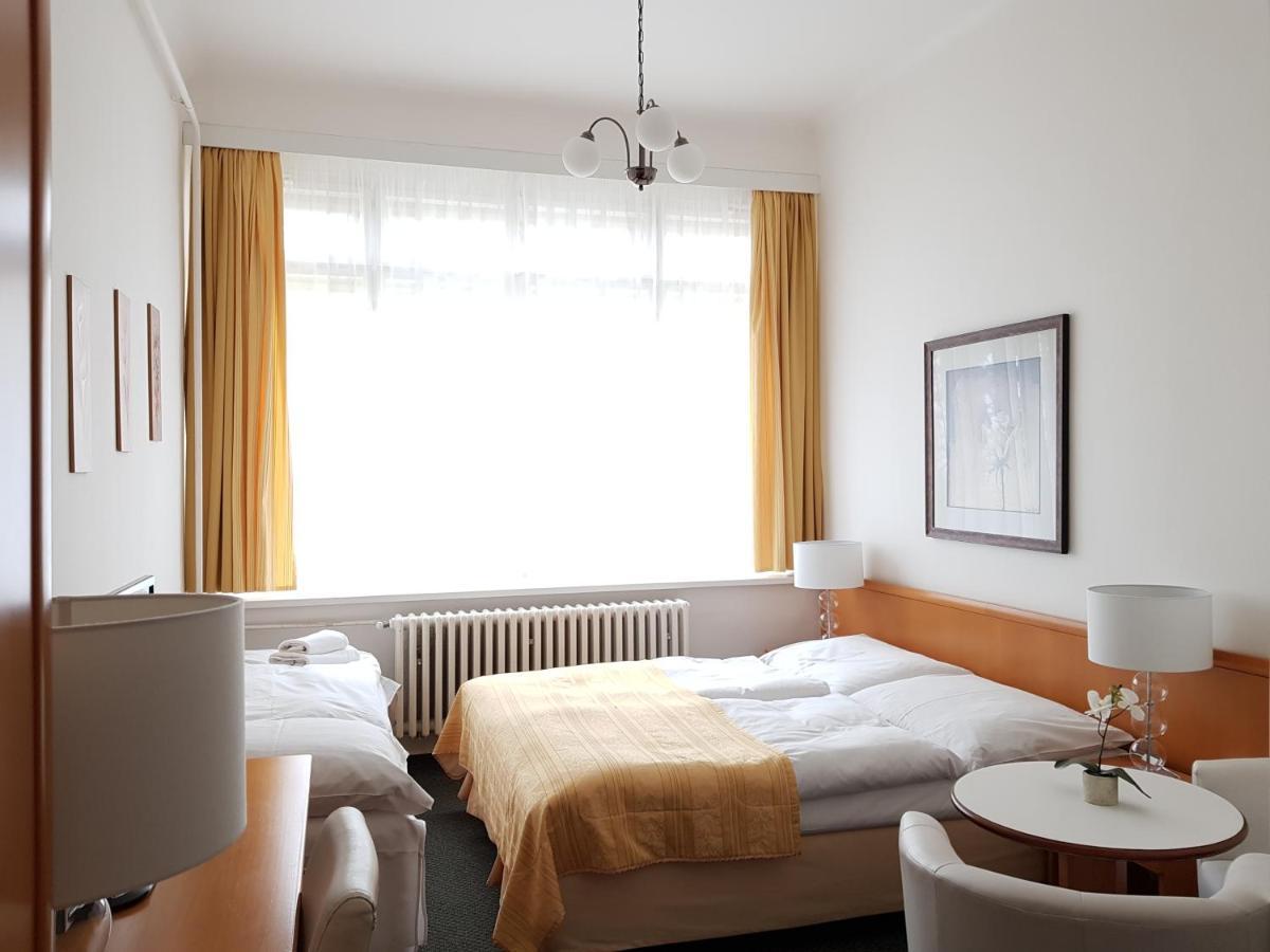 Pension Jana - Domov Mladeze Prague Luaran gambar