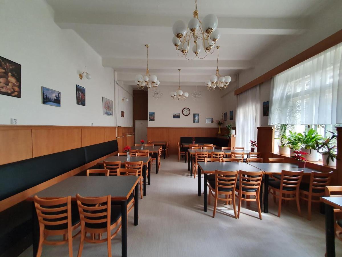 Pension Jana - Domov Mladeze Prague Luaran gambar